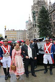 Ankunft des neuen Prinzenpaar der Würmesia Hans III. und Regina I. (©Foto: Martin Schmitz)